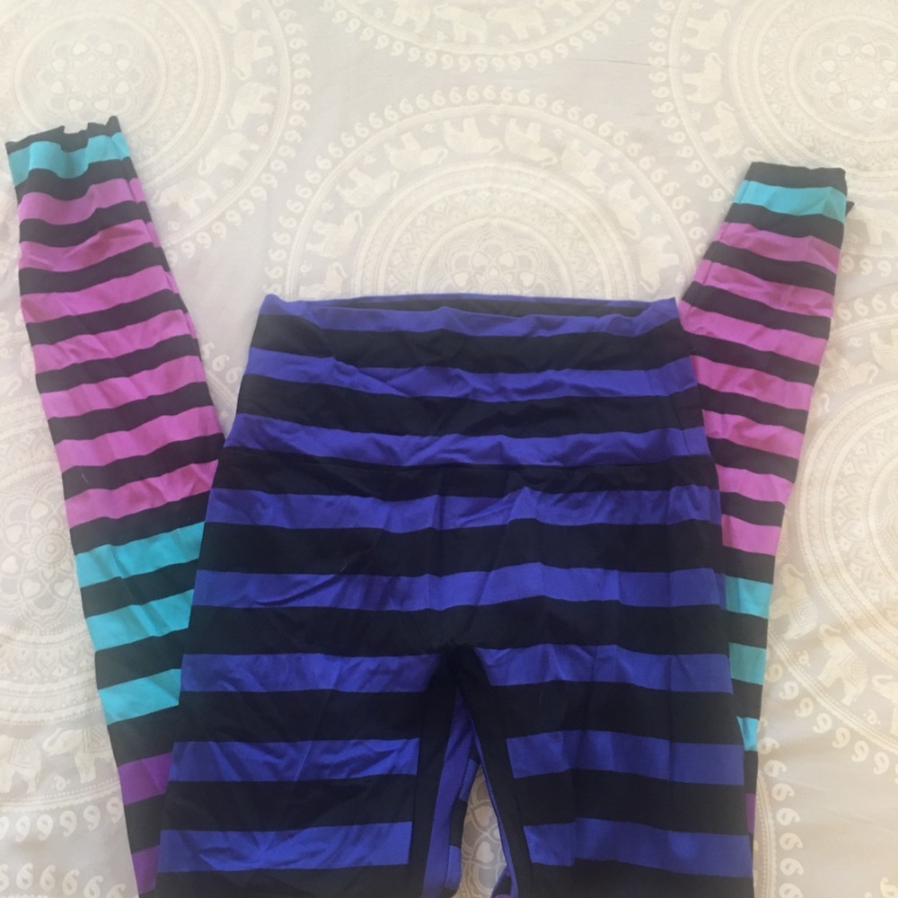 K-Deer Retired Leggings. Rare. Size Medium. Like New.